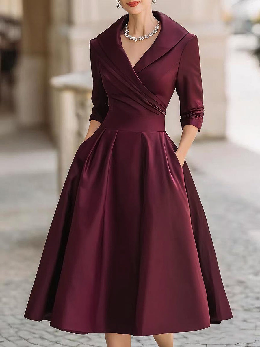 V-Neck Evening Dress with Tailored Silhouette for Special Occasions