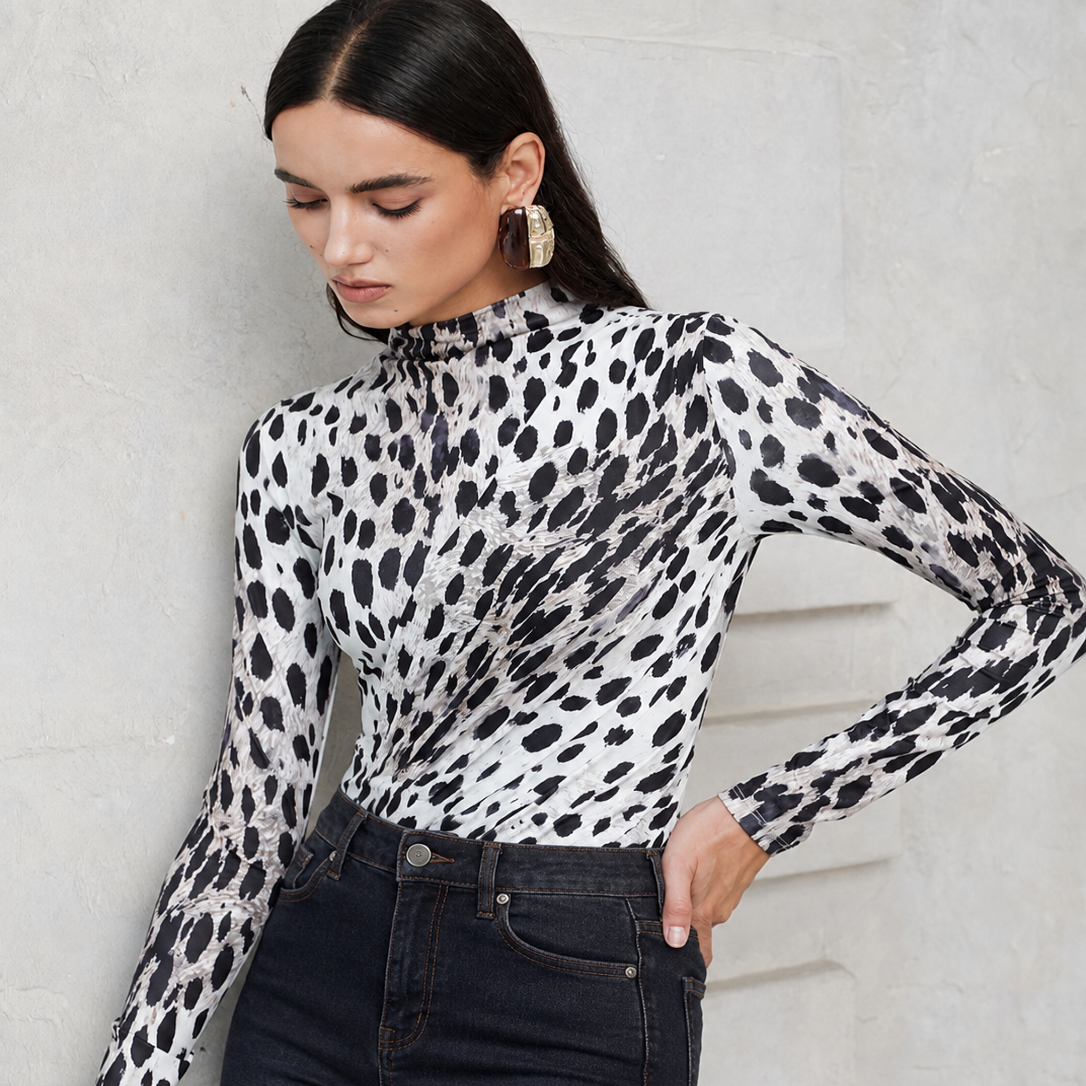 Funnel Neck Jersey Top with Leopard Print and Medium Stretch
