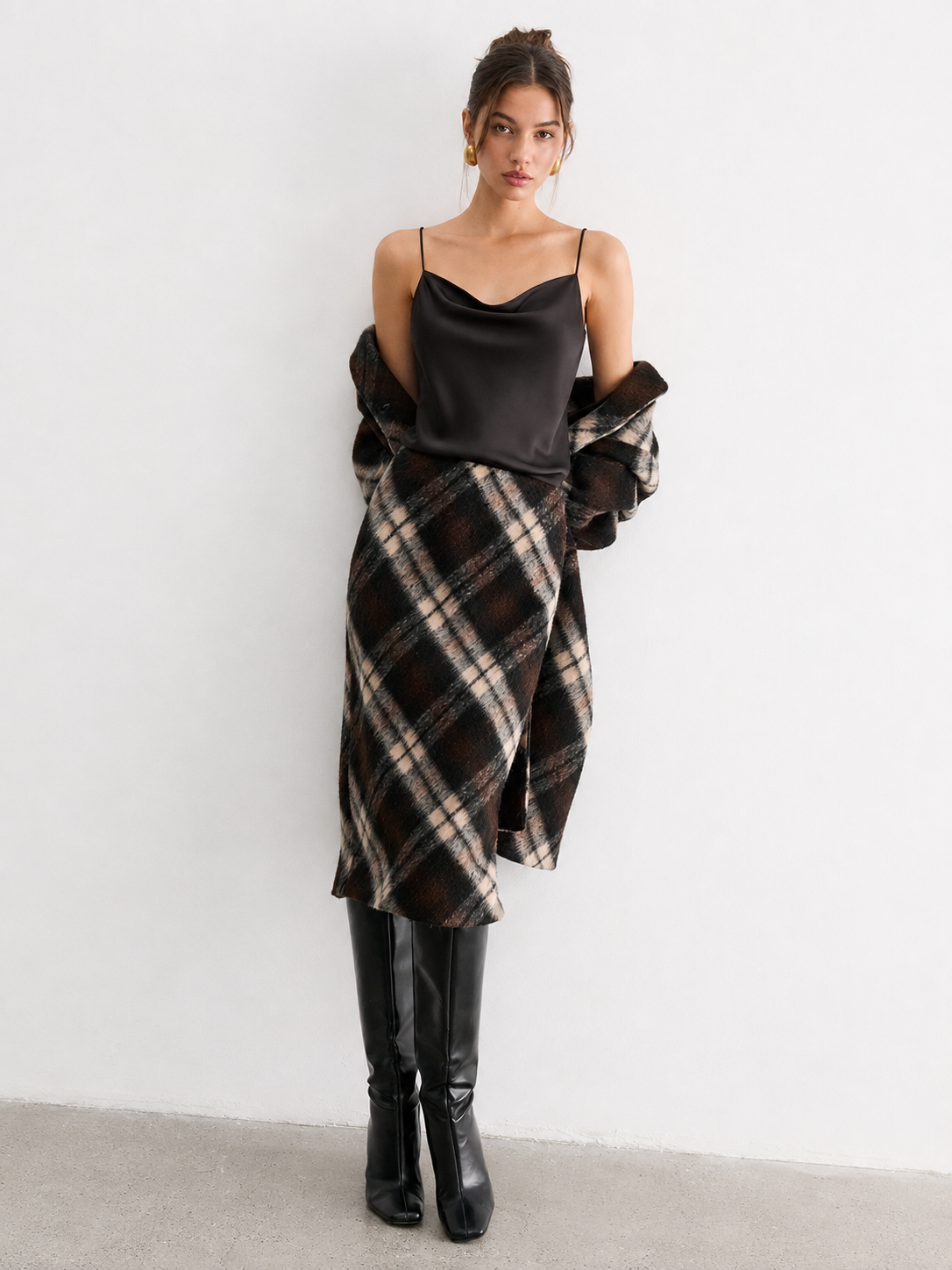 Slim Fit Midi Skirt with Wool Blend Fabric and Mid Waist Positioning