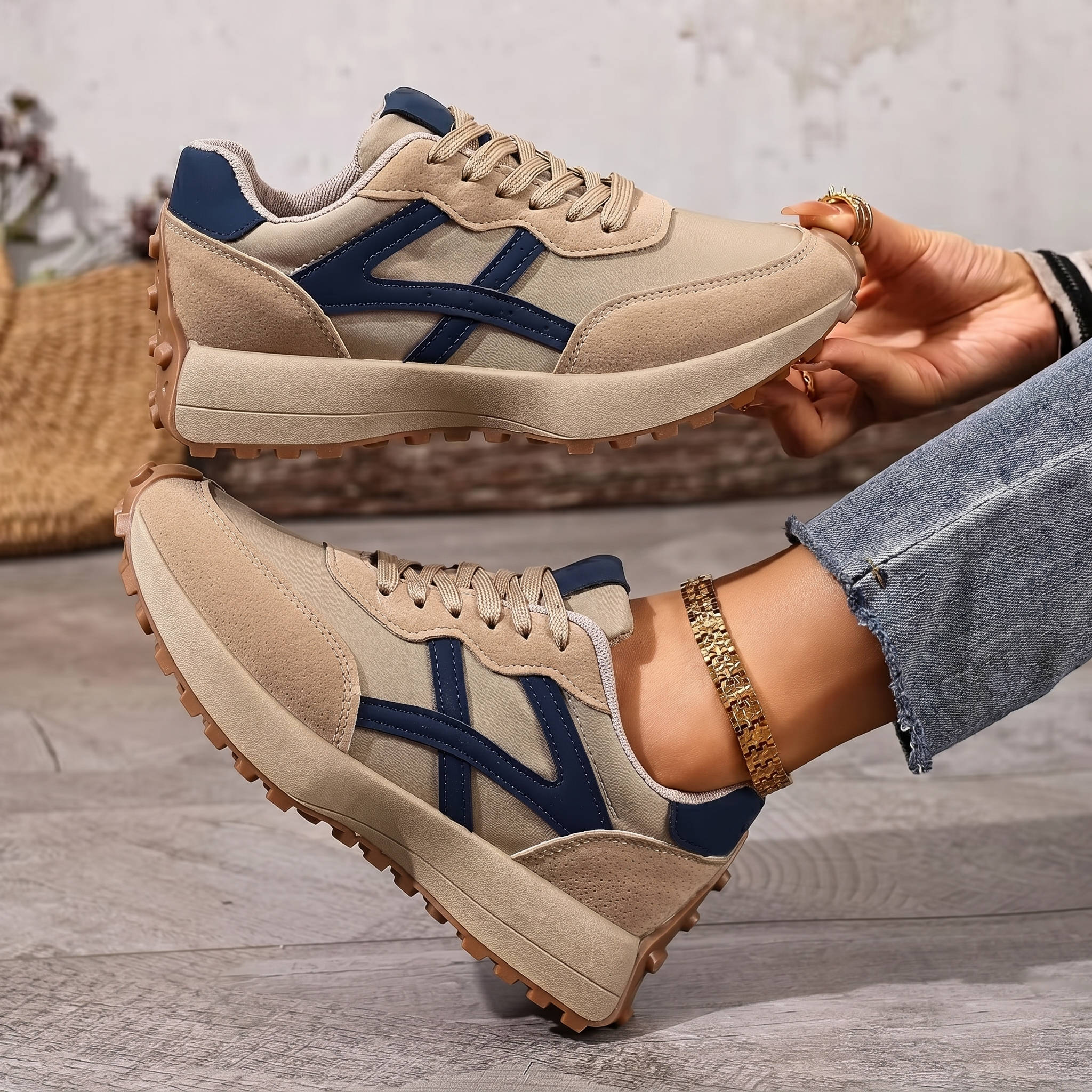 Walking Sneakers, Lightweight Everyday Shoes with Cushioned Insole and Mesh Upper