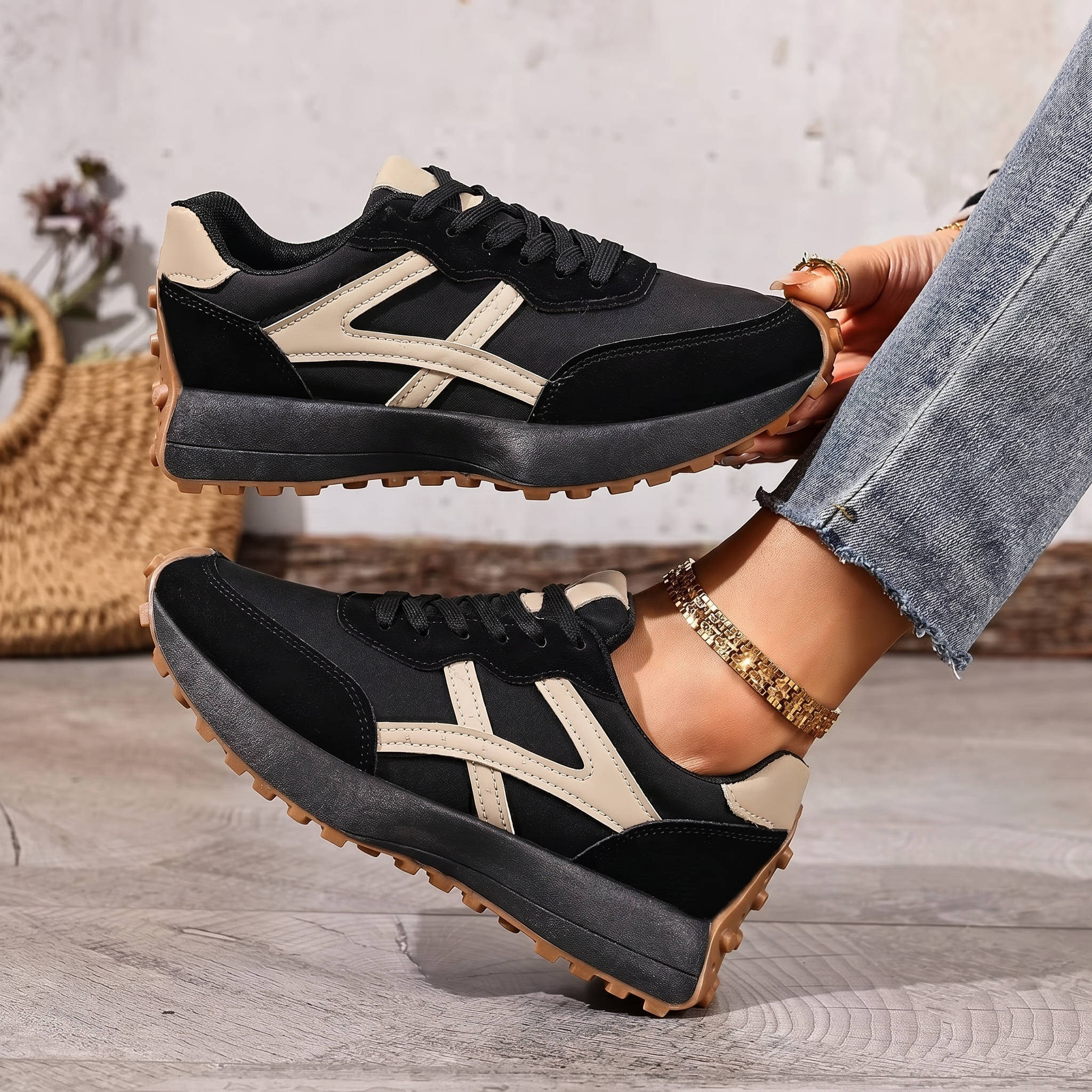 Walking Sneakers, Lightweight Everyday Shoes with Cushioned Insole and Mesh Upper