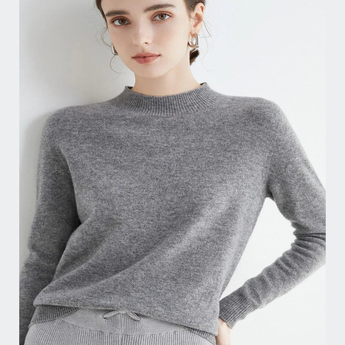 Women Knitted Mock Turtleneck Sweater with Ribbed Hem and Cuffs