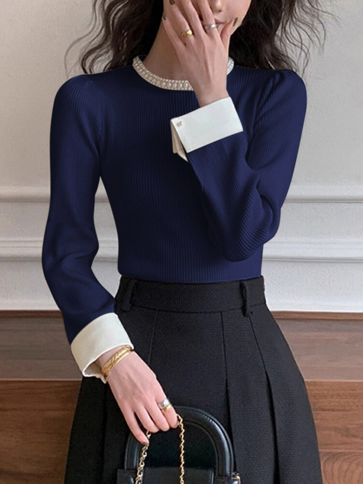 Womens Slim Fit Knit Top with Contrast Binding Detail