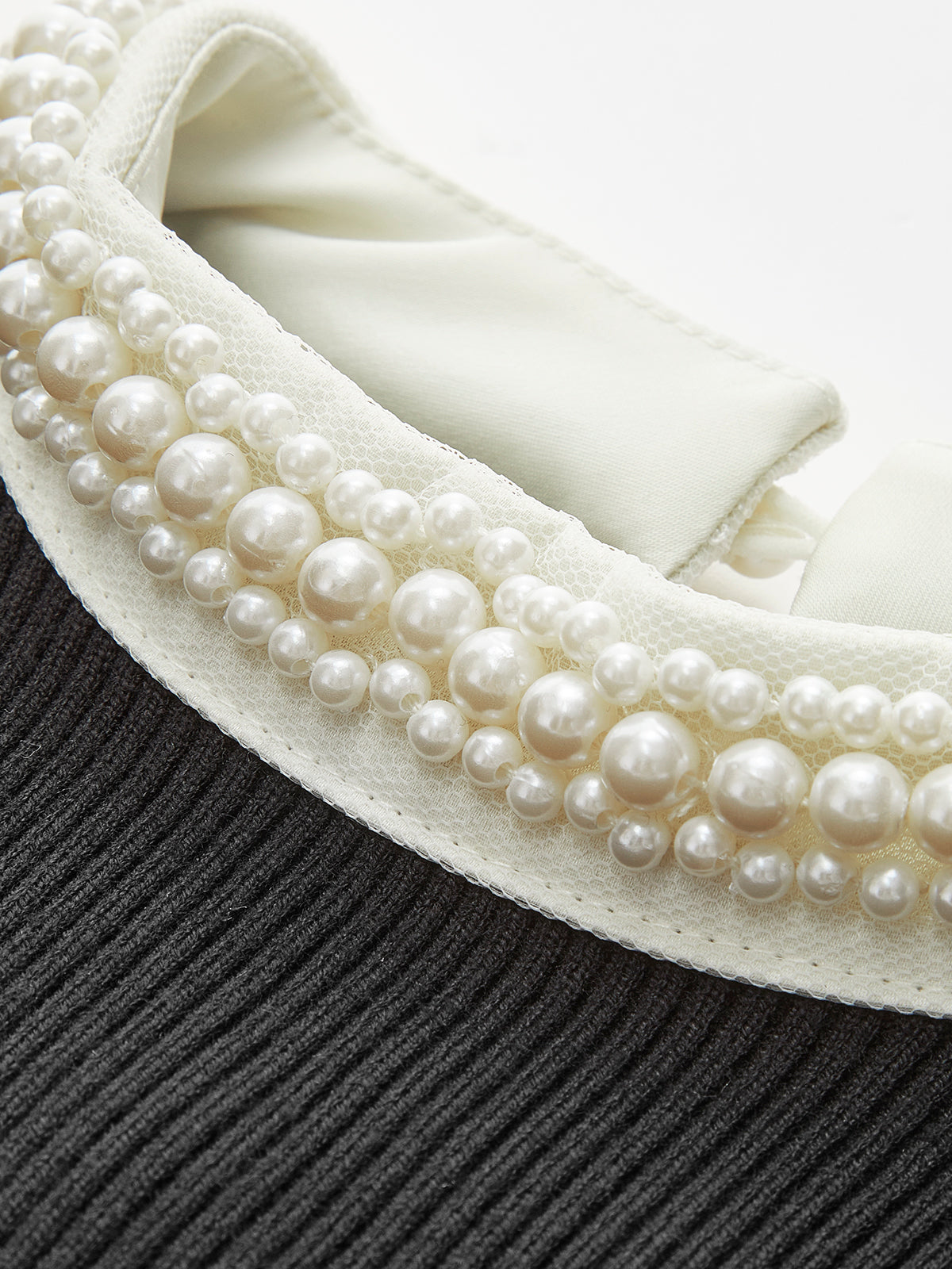 Womens Slim Fit Knit Top with Contrast Binding Detail