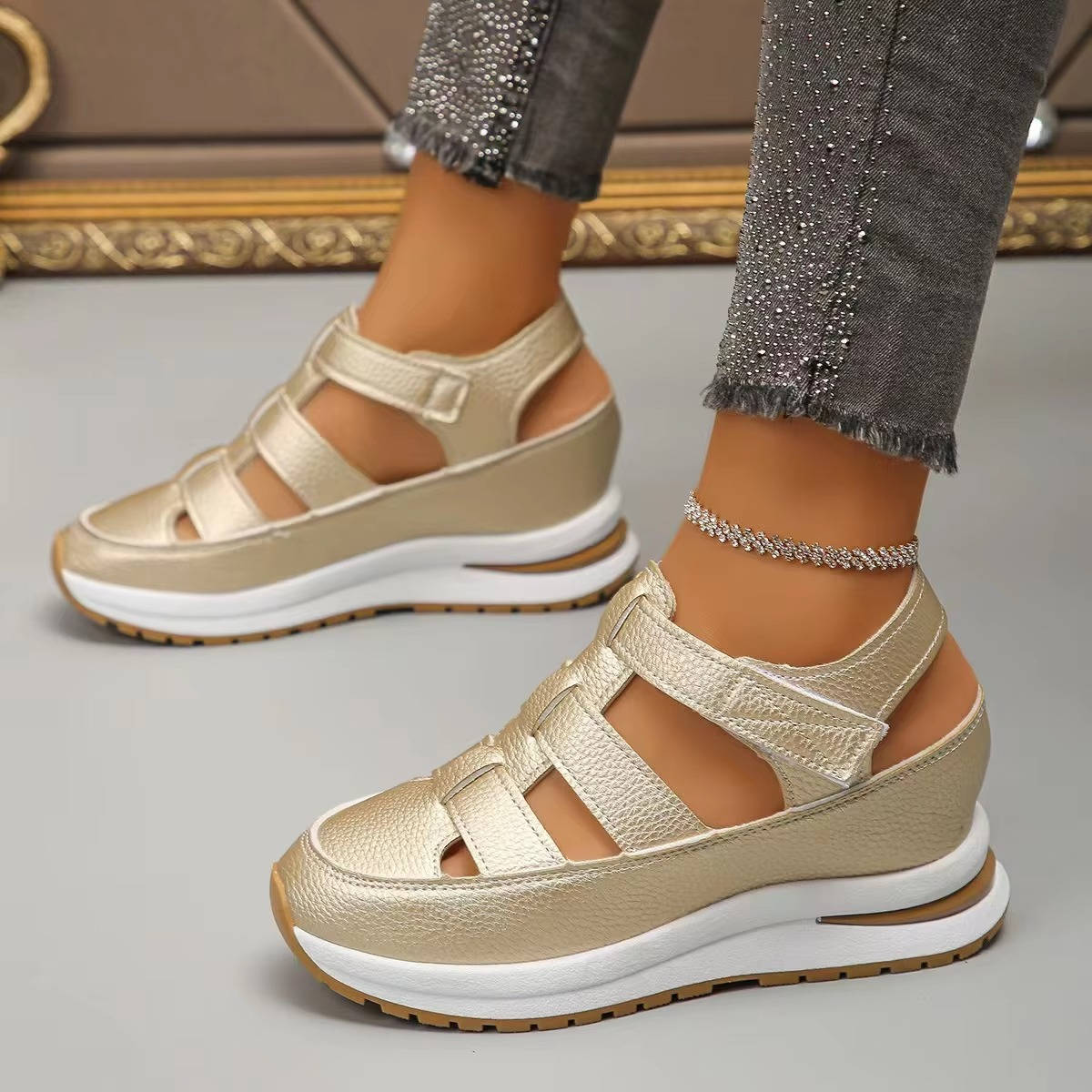 Elegant Comfortable Sneakers, Fashionable Walking Shoes for Daily Comfort and Style