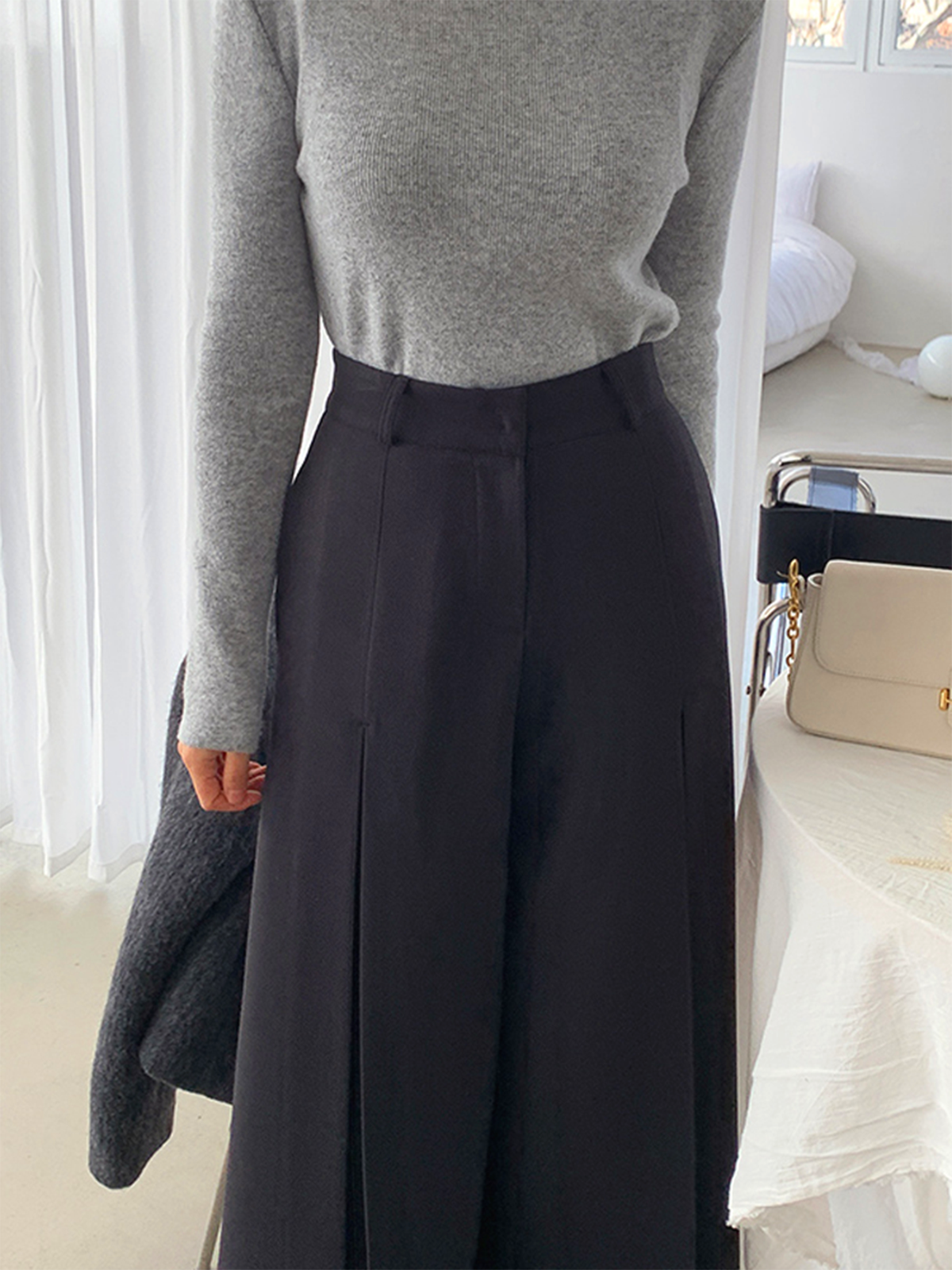 Womens High Waist Pleated Pants with Side Pockets and Regular Fit