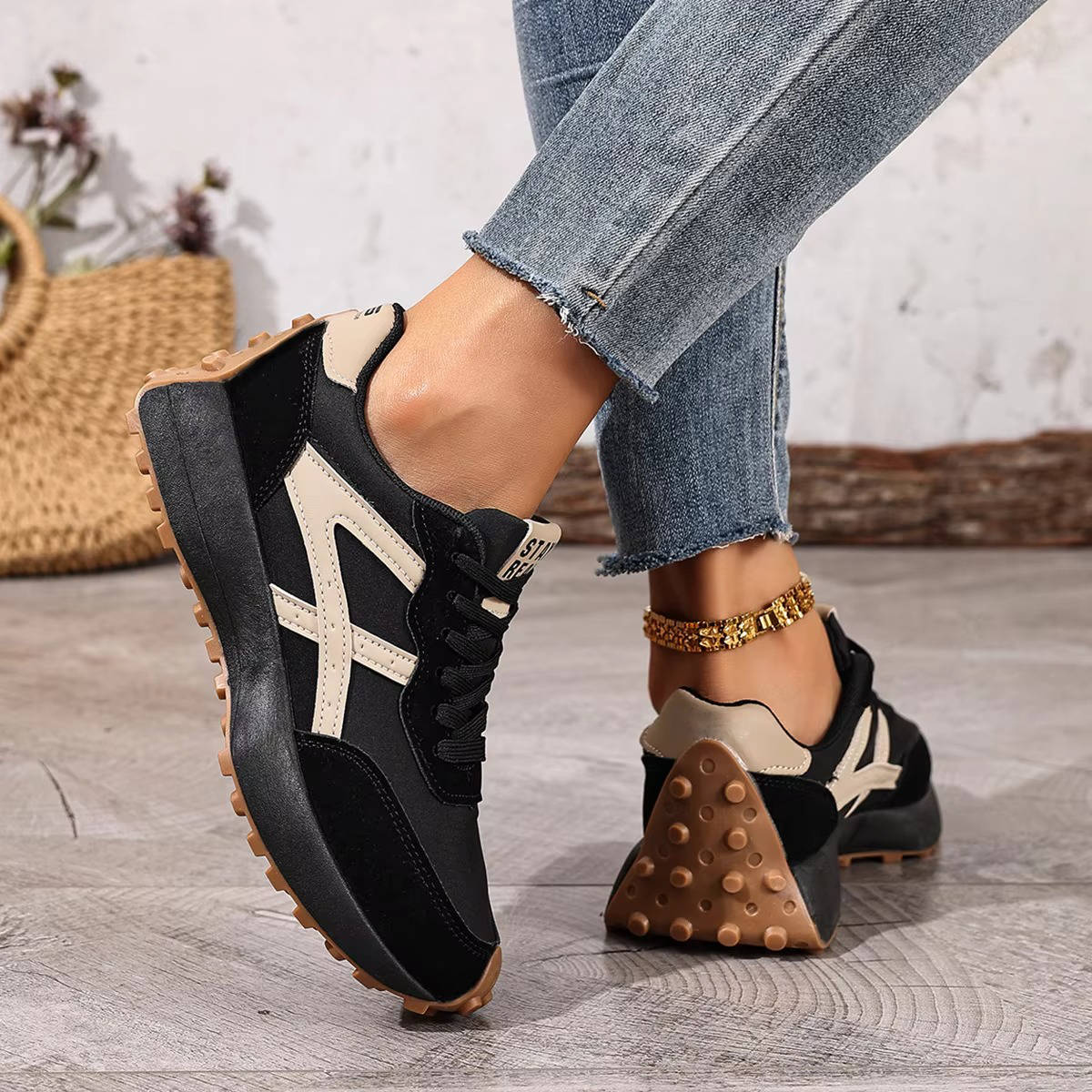 Walking Sneakers, Lightweight Everyday Shoes with Cushioned Insole and Mesh Upper