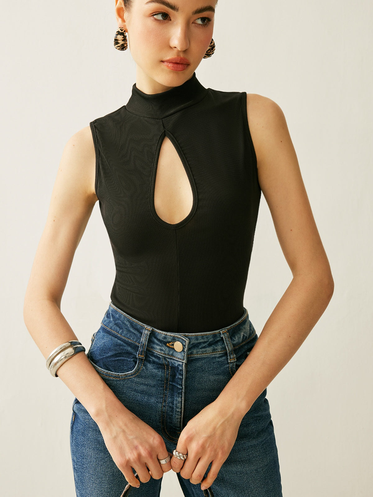 Keyhole Mock Neck Sleeveless Top with Stretch Fabric
