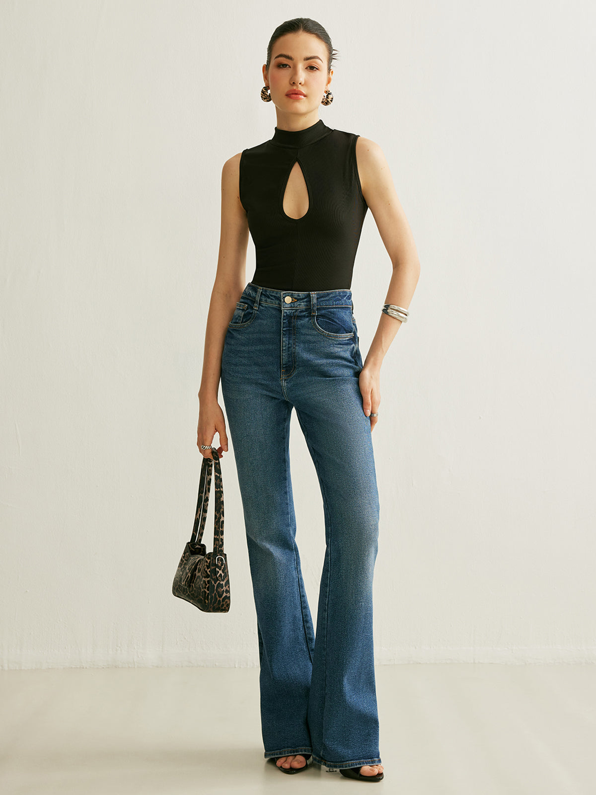Keyhole Mock Neck Sleeveless Top with Stretch Fabric