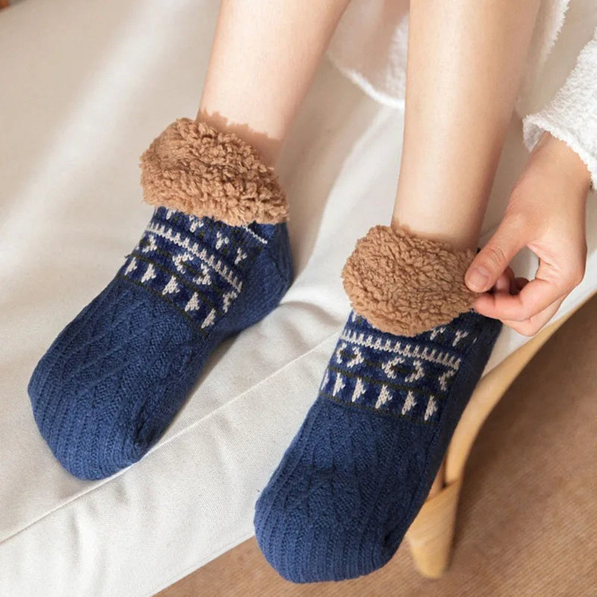 Nordic Snowflake Wool Blend Crew Socks with Cozy Thermal Knit Design