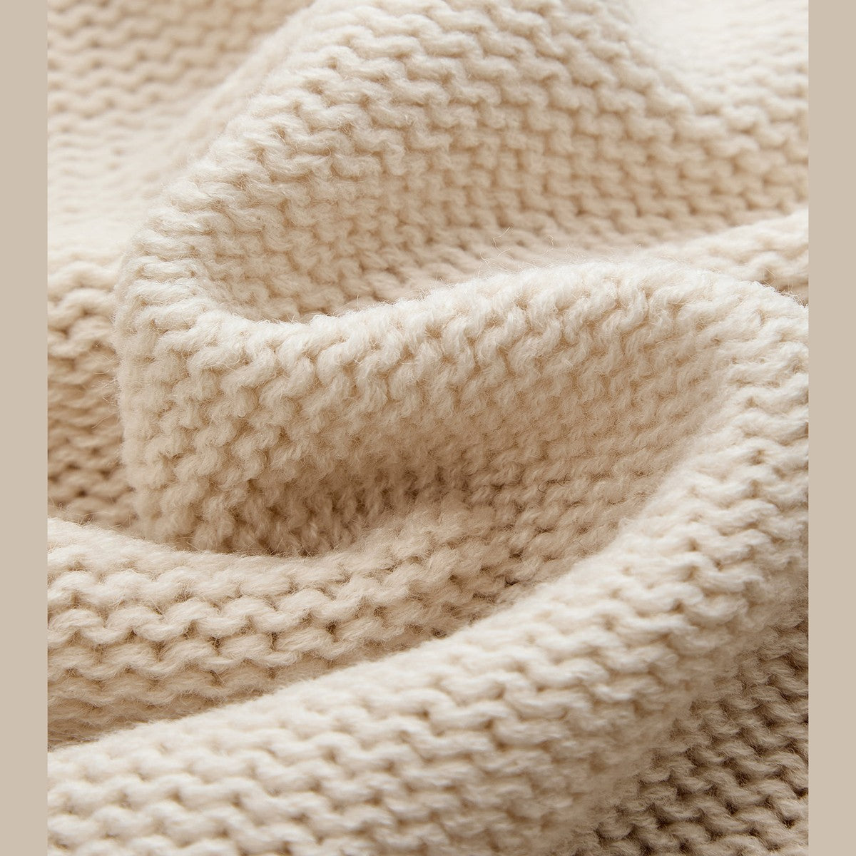 Chunky Crewneck Pullover with Textural Cable Pattern and Ribbed Trim
