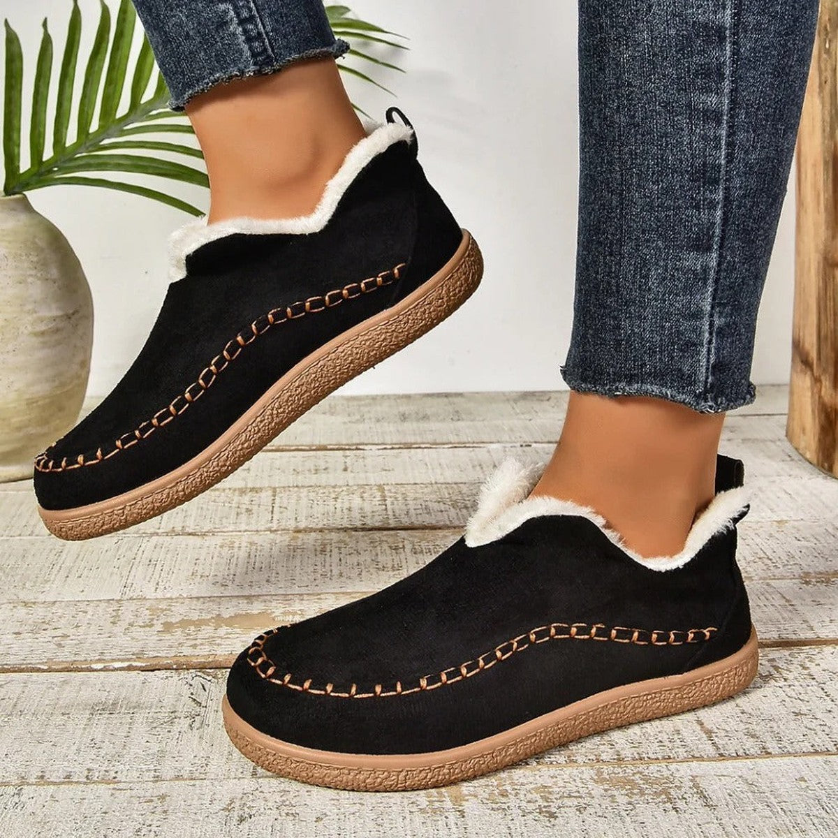 Warm Ankle Snow Boots with Faux Fur Lining and Buckle Strap