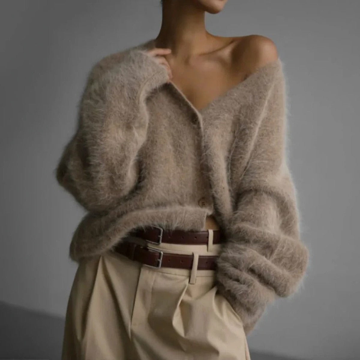 Long Sleeve Turtleneck Cashmere Knit Pullover Sweater with Ribbed Hem