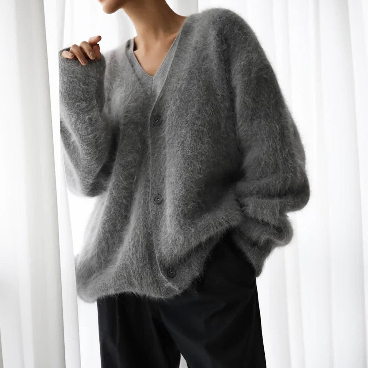 Long Sleeve Turtleneck Cashmere Knit Pullover Sweater with Ribbed Hem