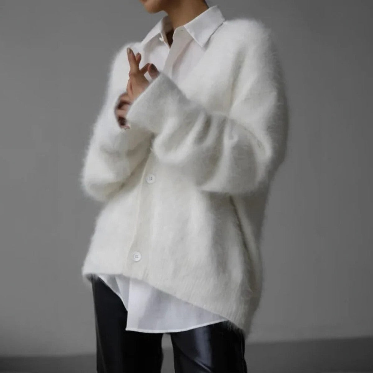 Long Sleeve Turtleneck Cashmere Knit Pullover Sweater with Ribbed Hem