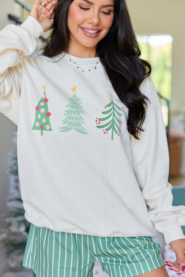 Relaxed Pullover Sweatshirt with Christmas Tree Graphic and Ribbed Cuffs, Hip Length