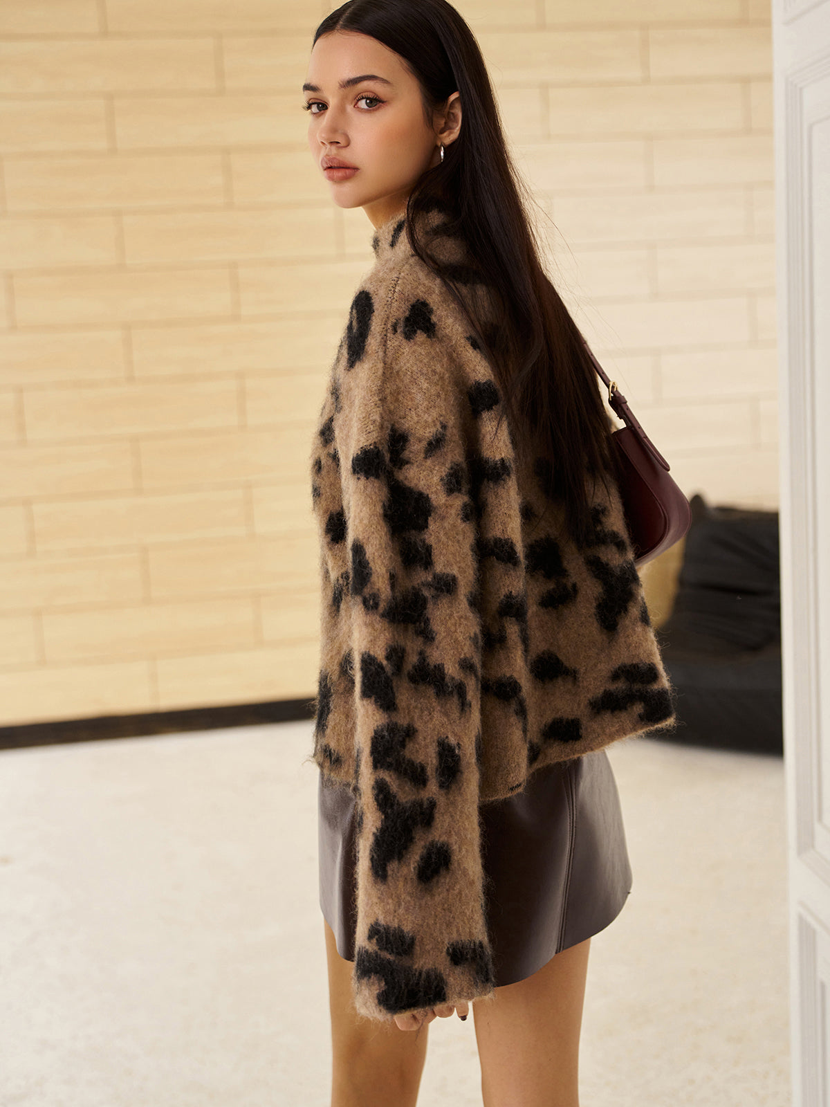 Wool Blend Shift Fit Sweater with Medium Stretch, Plain Design