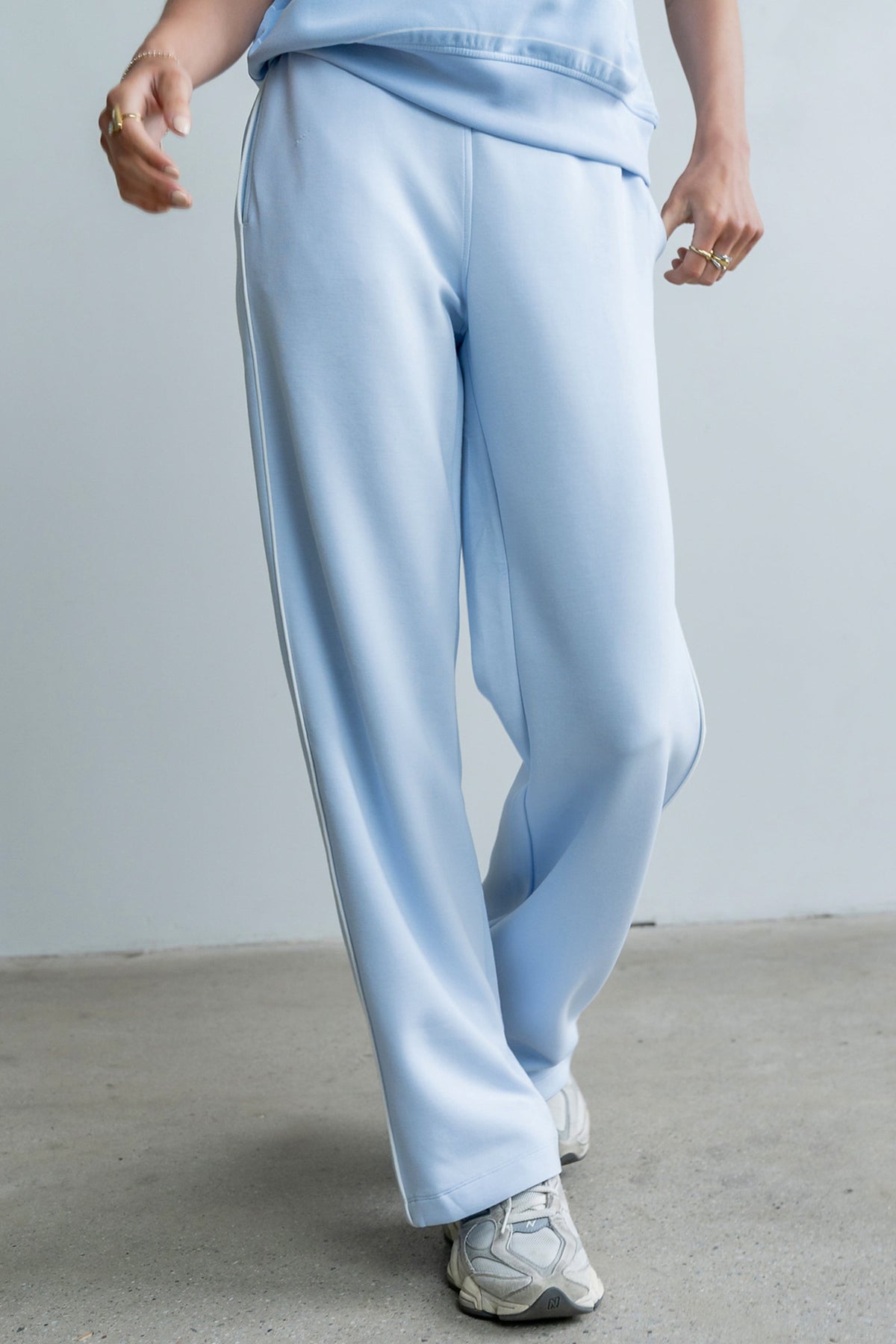 High Waisted Wide Leg Jeans with Front Seam Detail and Pockets