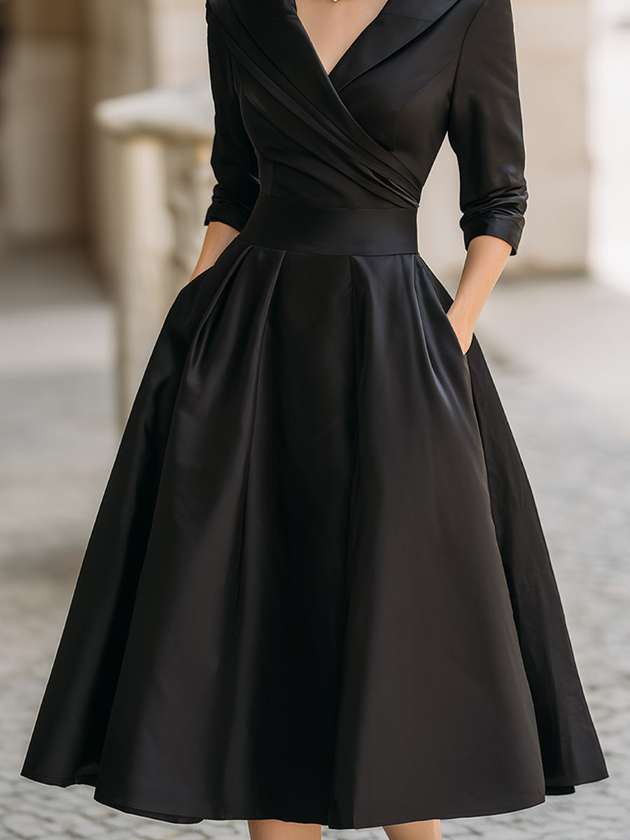 V-Neck Evening Dress with Tailored Silhouette for Special Occasions