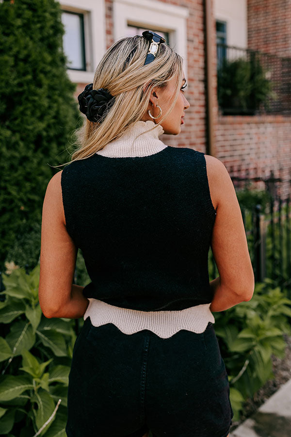 Fitted Turtleneck Knit Top with Scalloped Edges and Oatmeal Trim