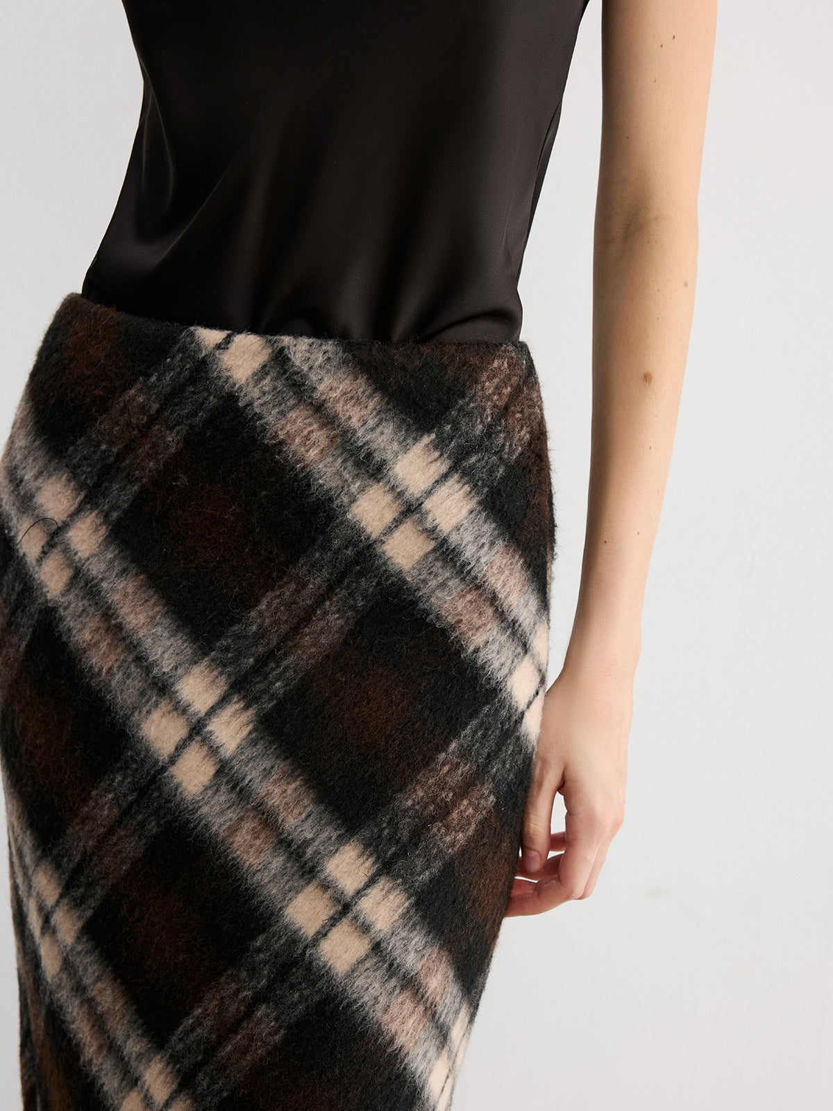 Slim Fit Midi Skirt with Wool Blend Fabric and Mid Waist Positioning