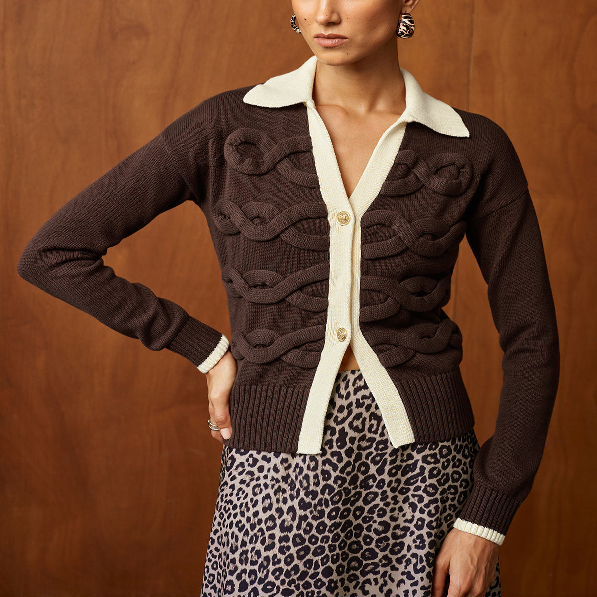 Knit Cardigan with Contrast Collar and High Stretch Fabric