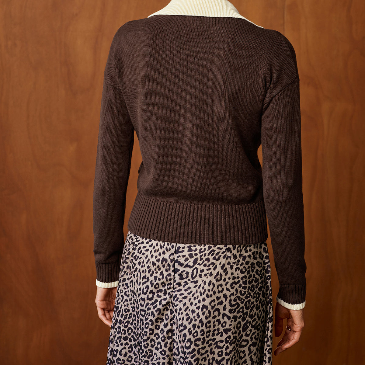 Knit Cardigan with Contrast Collar and High Stretch Fabric