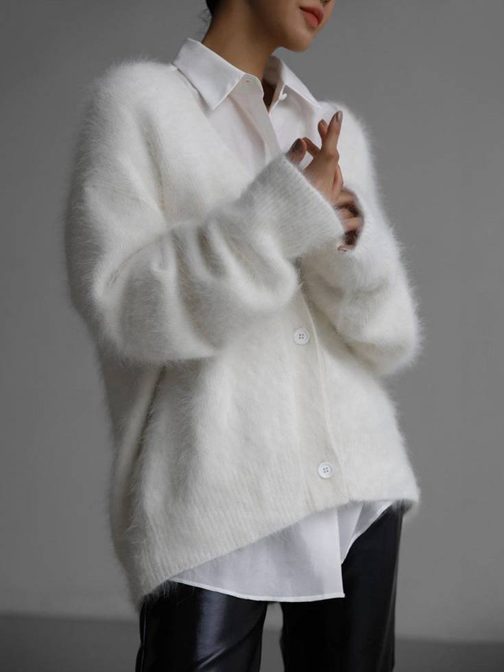 Oversized Button-Up Cardigan for Women with Relaxed Fit and Versatile Styling