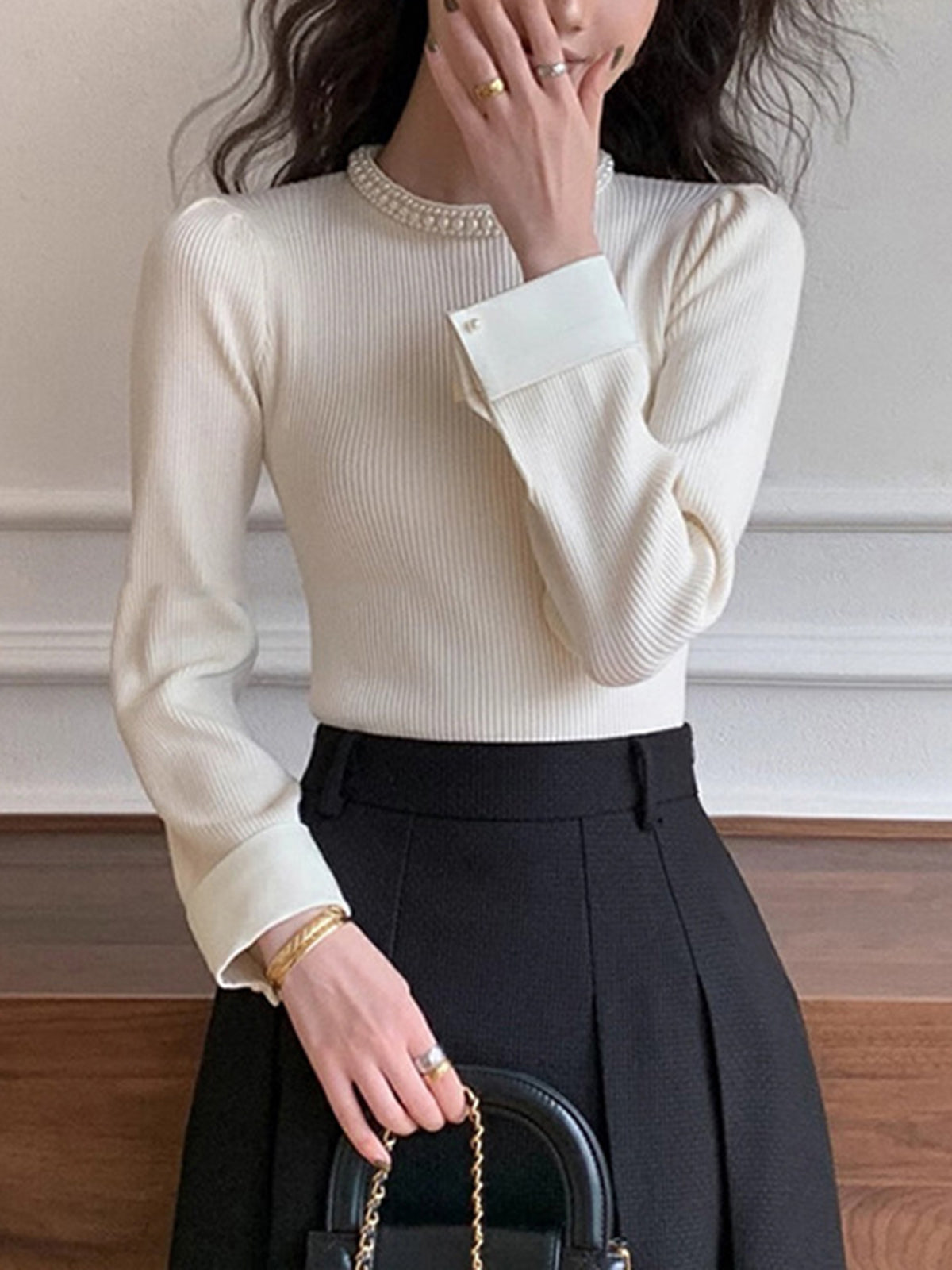 Womens Slim Fit Knit Top with Contrast Binding Detail