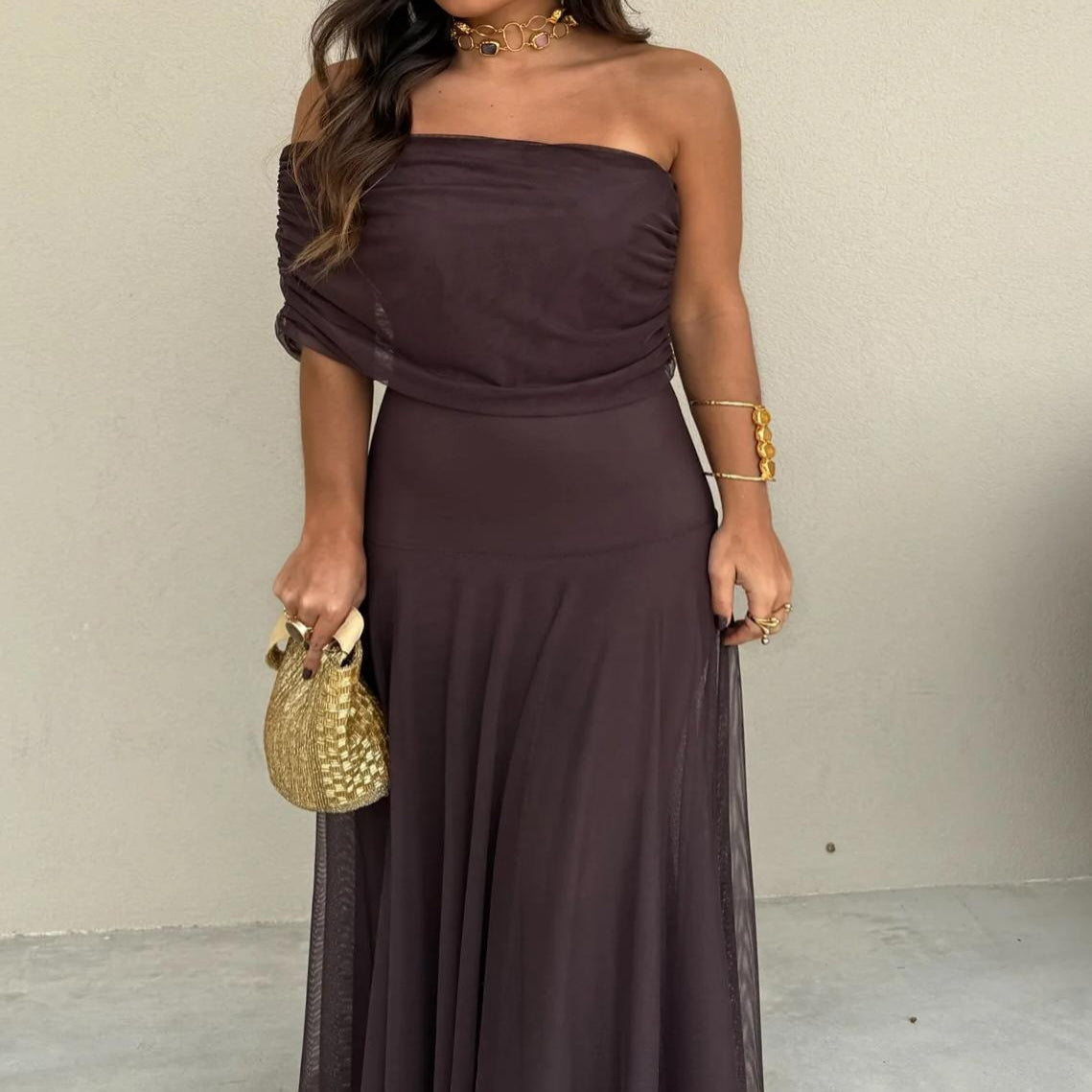 Brown off-shoulder maxi dress for women, an elegant and romantic choice for evening, summer, or garden parties.
