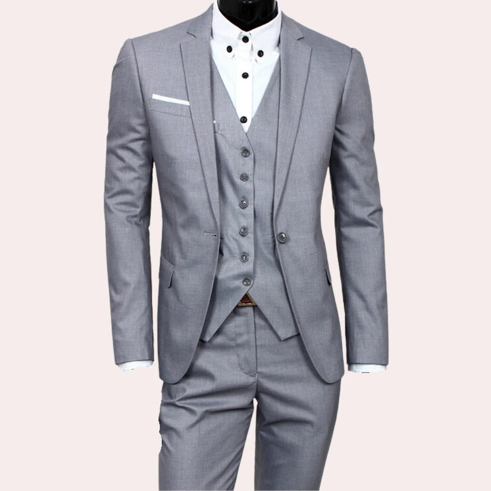 Slim Fit Men's Suit with Notched Lapels and Tapered Trousers