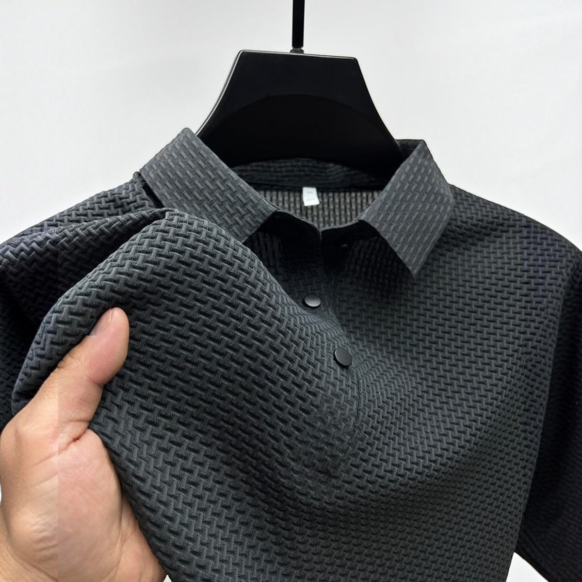 Breathable Mesh T-Shirt with Ventilation Panels and Contemporary Design