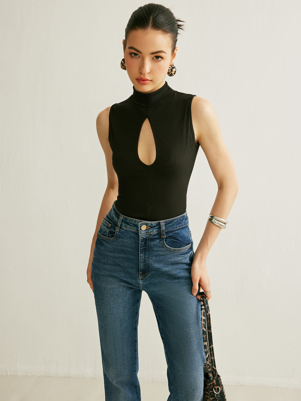 Keyhole Mock Neck Sleeveless Top with Stretch Fabric