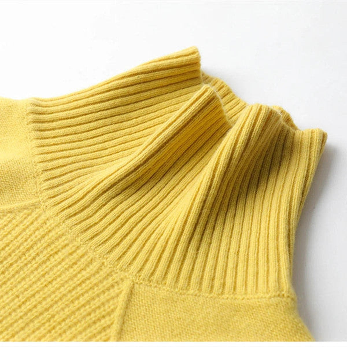 Women Long Sleeve Turtleneck Knit Pullover with Soft Ribbed Neckline and Hem