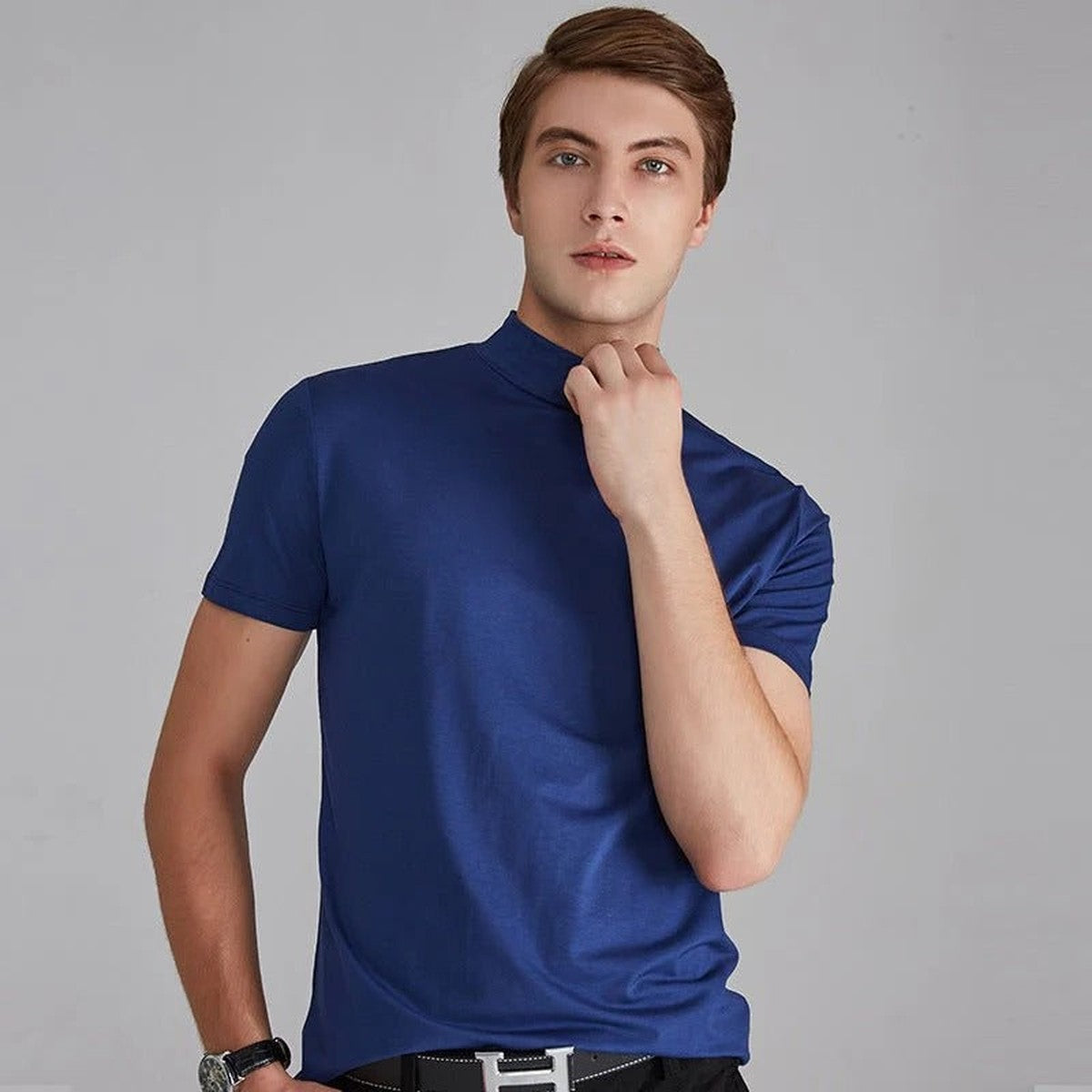 Short Sleeve Crew Neck Cotton Graphic T Shirt with Retro Band Print