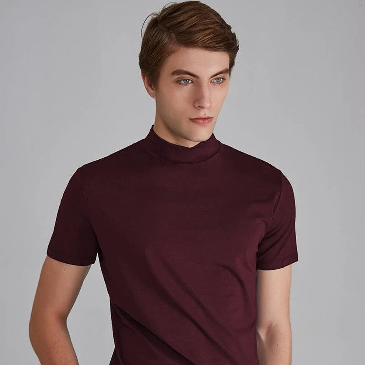Short Sleeve Crew Neck Cotton Graphic T Shirt with Retro Band Print