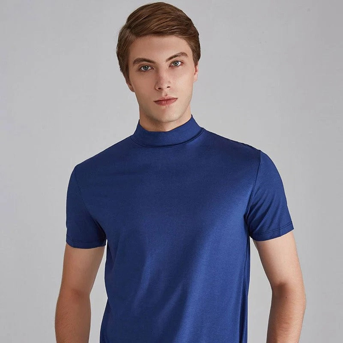 Short Sleeve Crew Neck Cotton Graphic T Shirt with Retro Band Print
