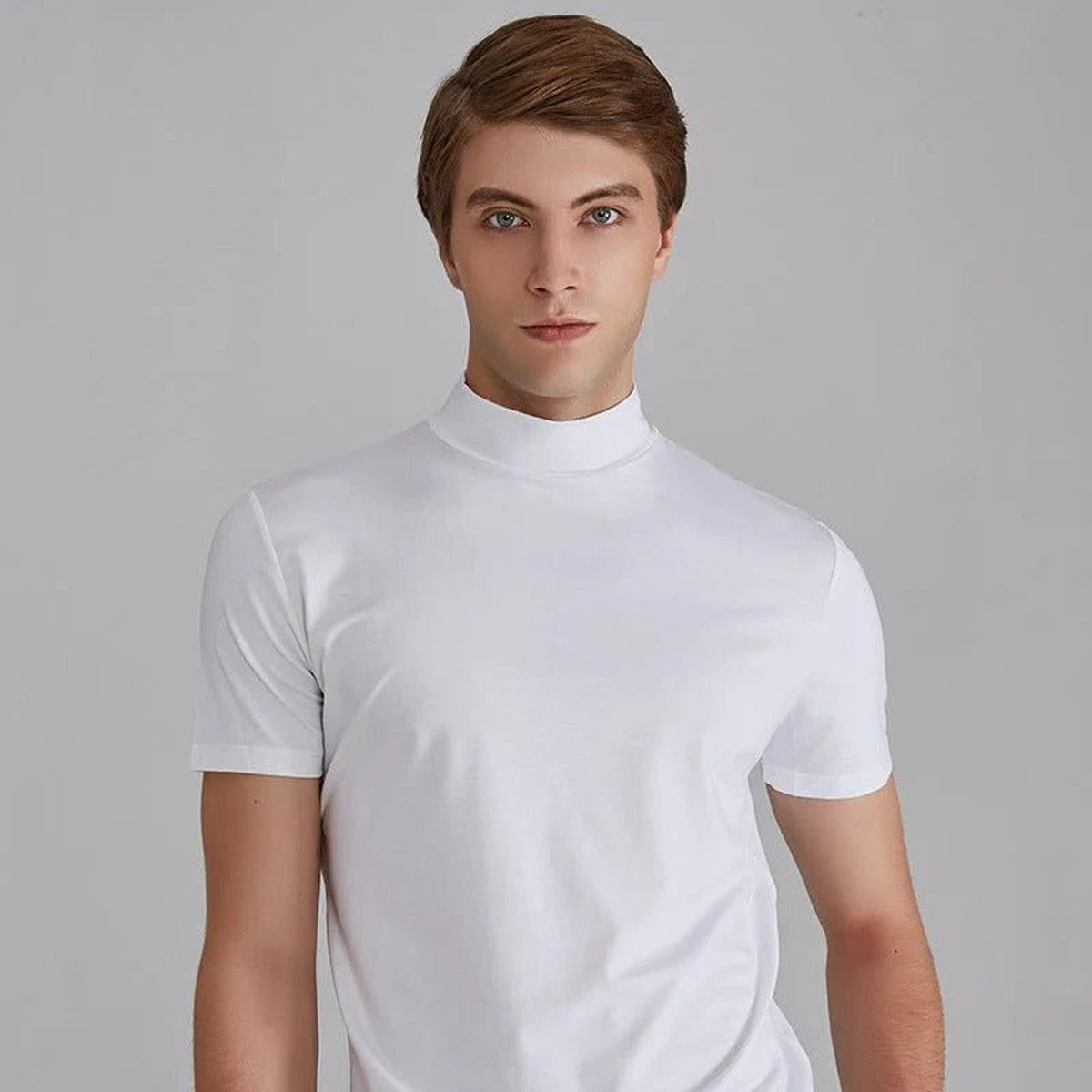 Short Sleeve Crew Neck Cotton Graphic T Shirt with Retro Band Print