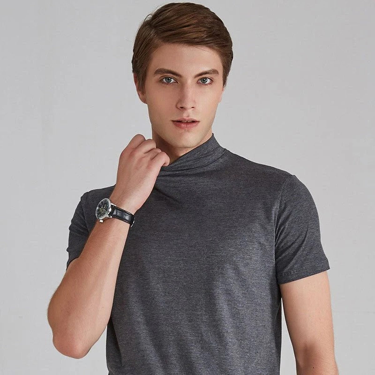 Short Sleeve Crew Neck Cotton Graphic T Shirt with Retro Band Print