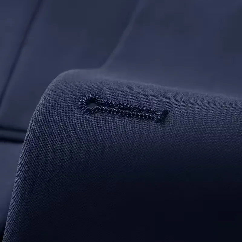 Unmatched elegance: men's slim fit double-breasted 3-piece suit with a refined waistcoat.