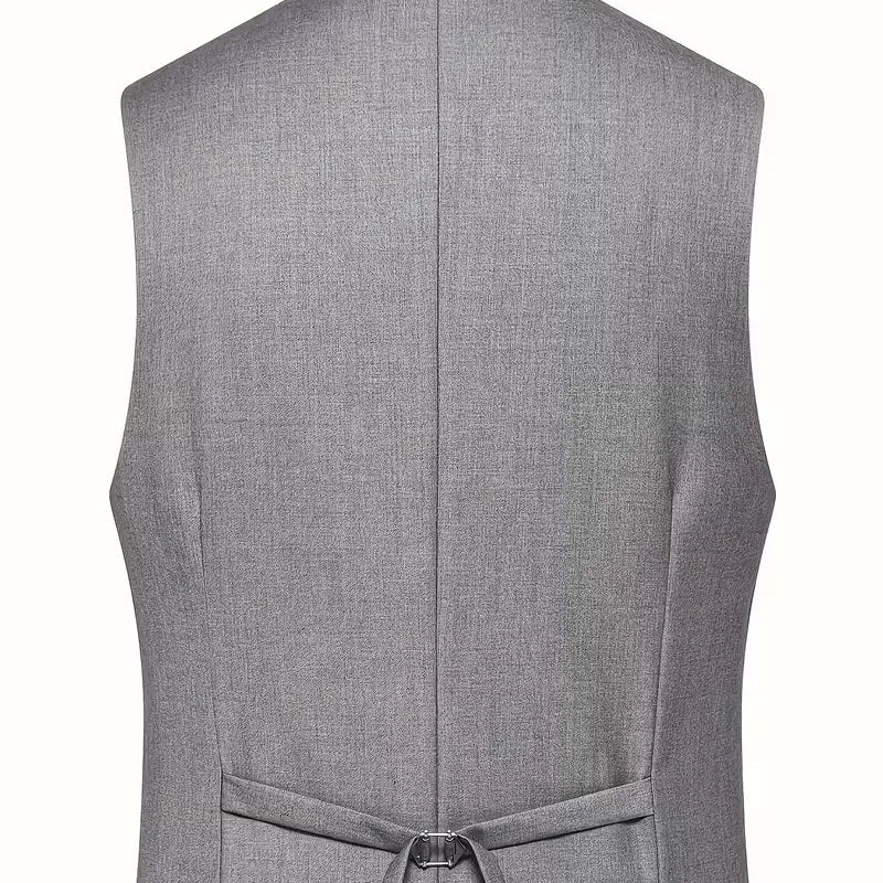 The perfect slim fit double-breasted 3-piece suit with waistcoat, an essential for men's wardrobes.