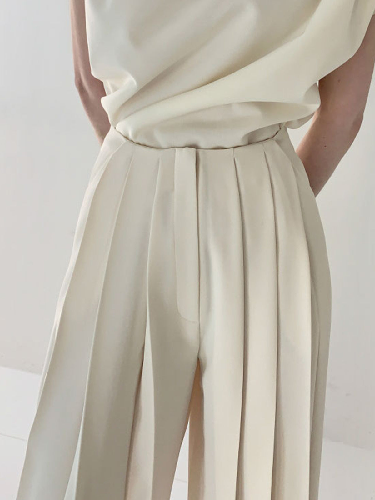 Pleated Front Shift Pants with Woven Fabric and Ankle Length for Women