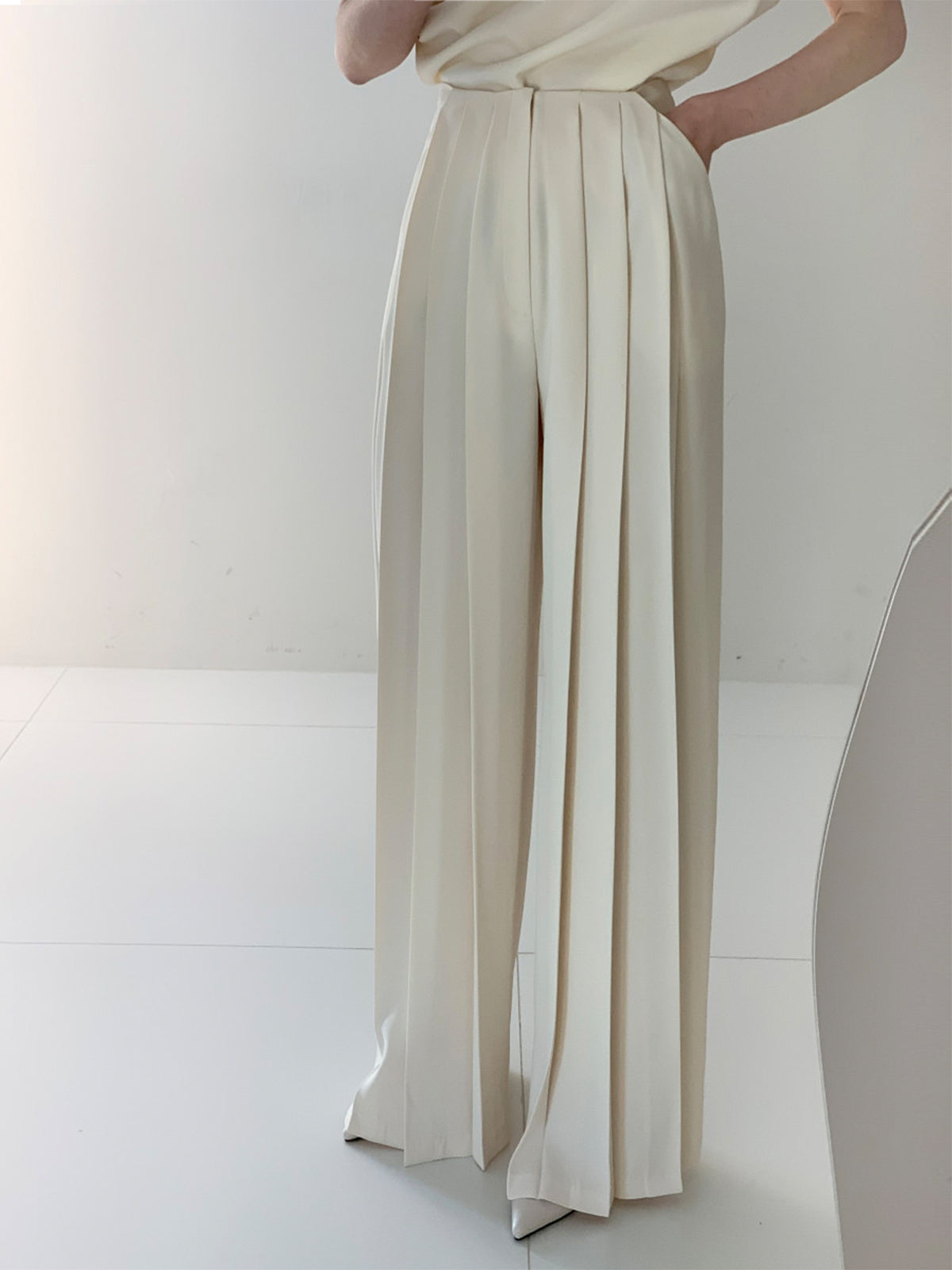 Pleated Front Shift Pants with Woven Fabric and Ankle Length for Women